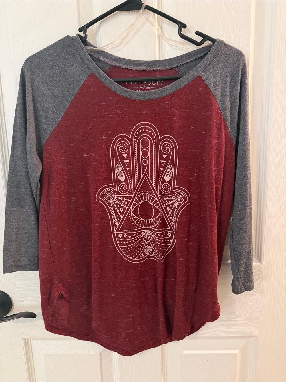 Three-Quarter Sleeve Raglan Top with Hamsa Graphic - Maroon and Gray